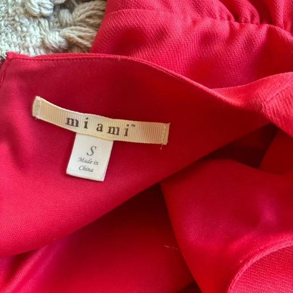 Francescas Miami Ruffle Sleeve Dress - Picture 6 of 7